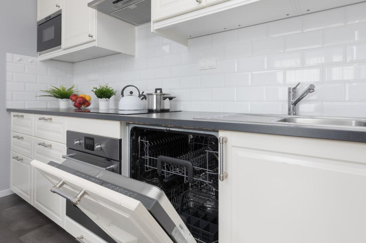 Warsaw Ursynów Apartment with Balcony by Renters Exterior foto